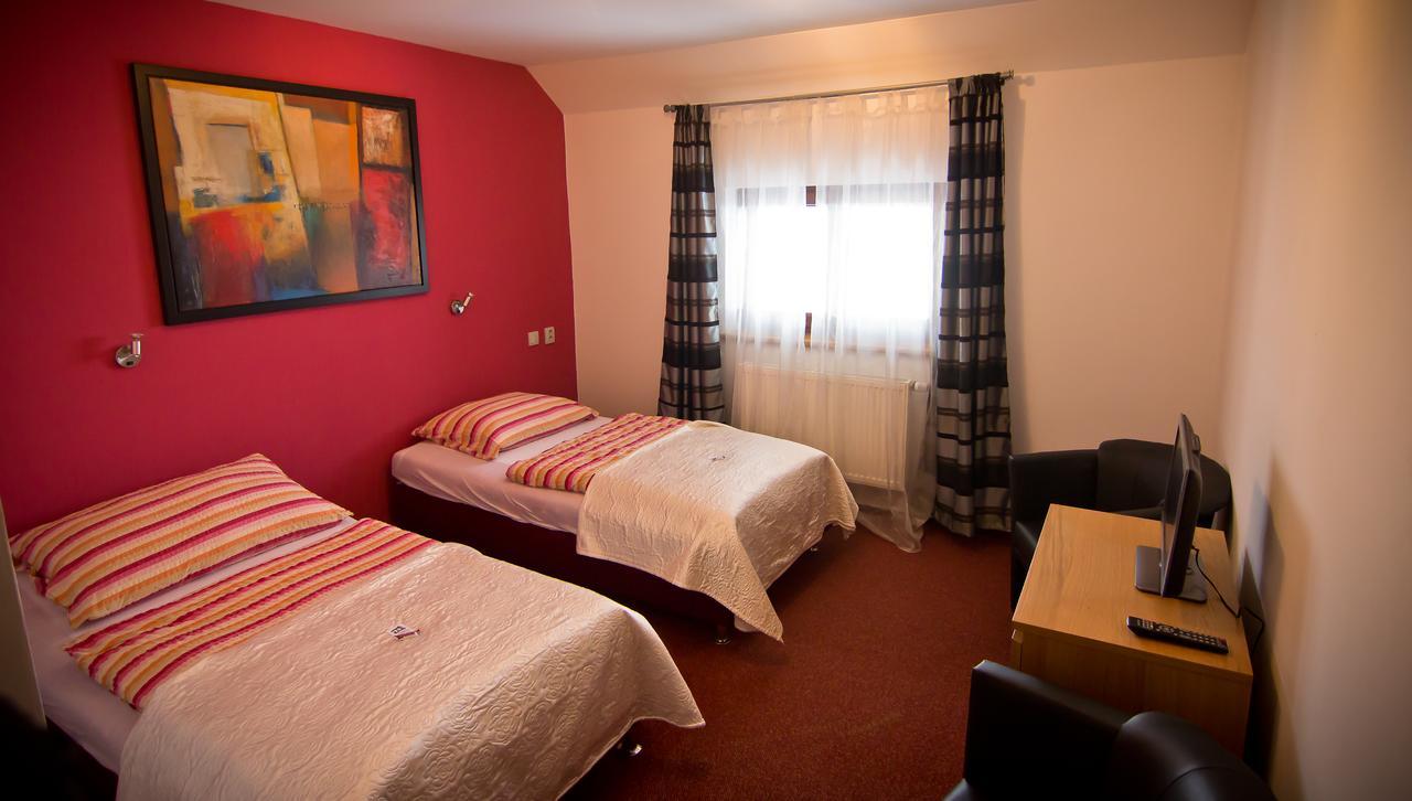 Hotel Algar Opava Extérieur photo